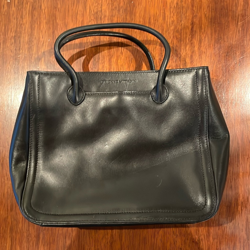 Adrienne  Vittadini  vintage doctor style bag.
